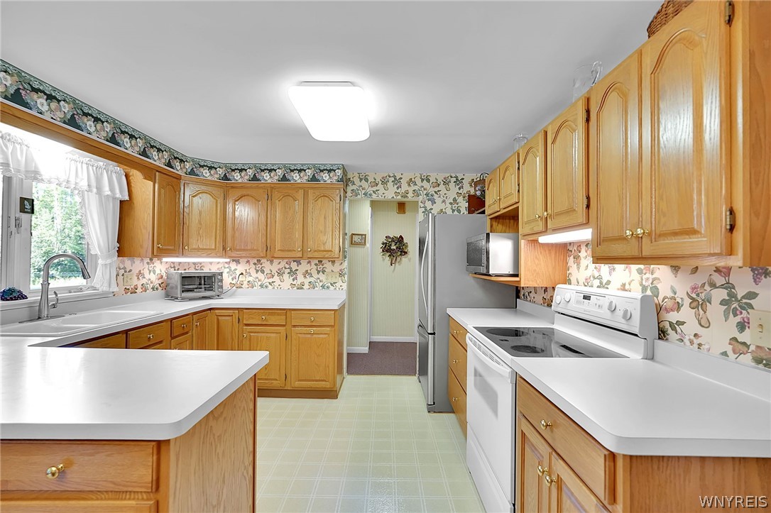 3182 North Gravel Road Ridgeway, NY 14103 - Photo 3 of 20