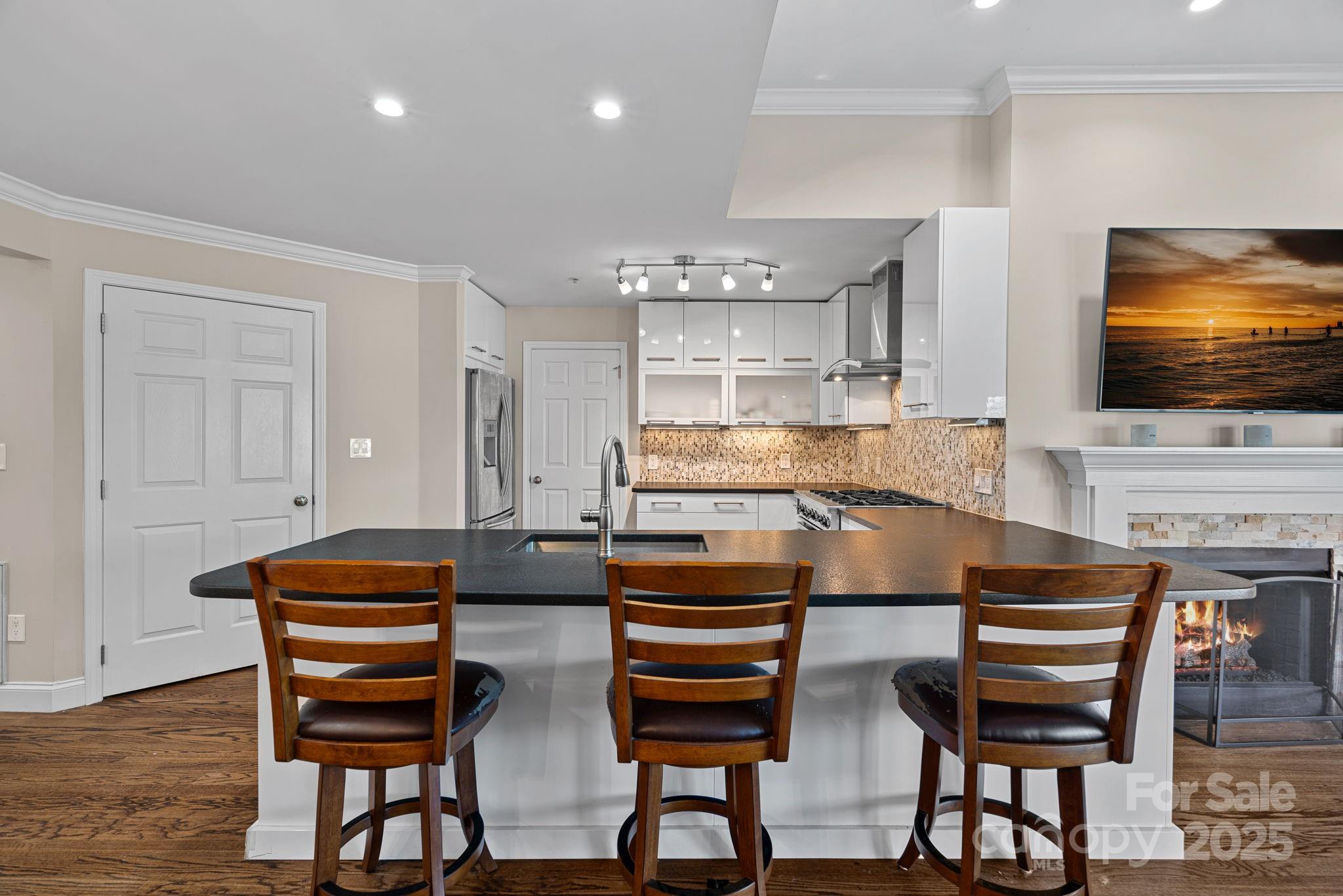 1211 Torrence Circle Davidson, NC 28036 - Photo 12 of 33