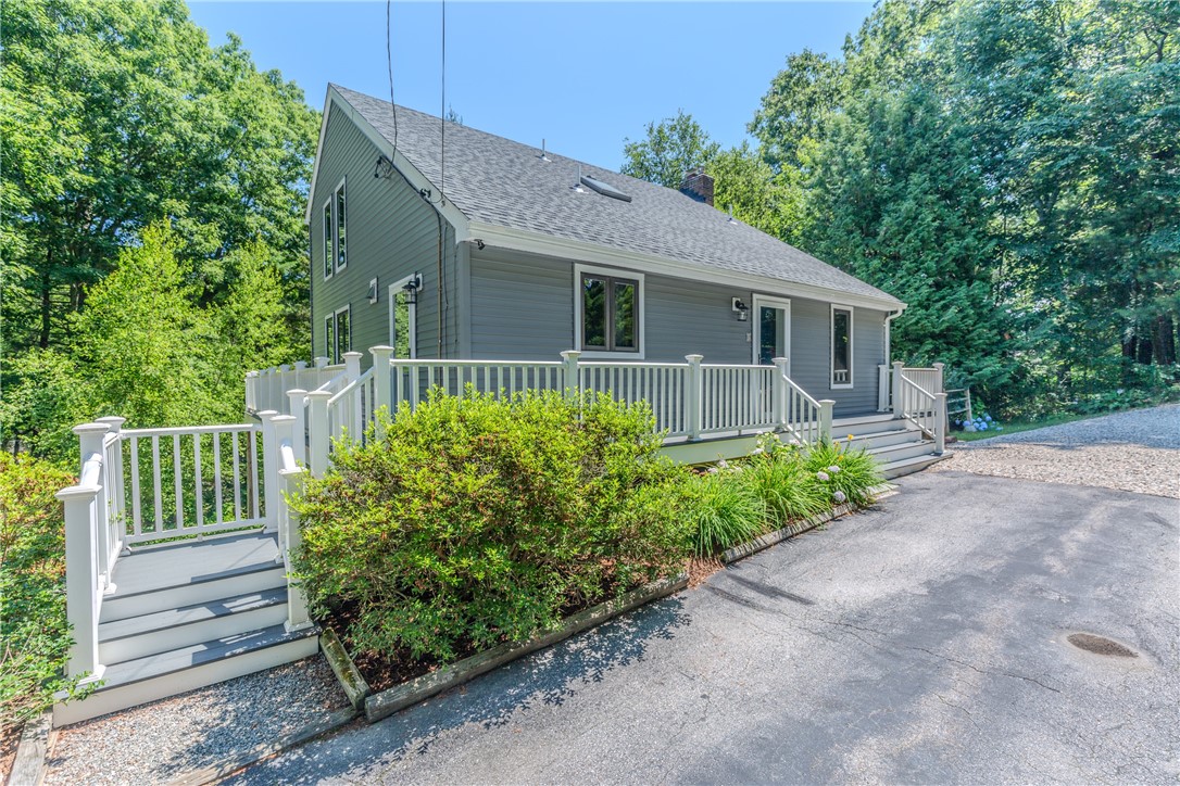 8 Ruffstone Road Smithfield, RI 02828 - Photo 4 of 50 Gallery Image 4