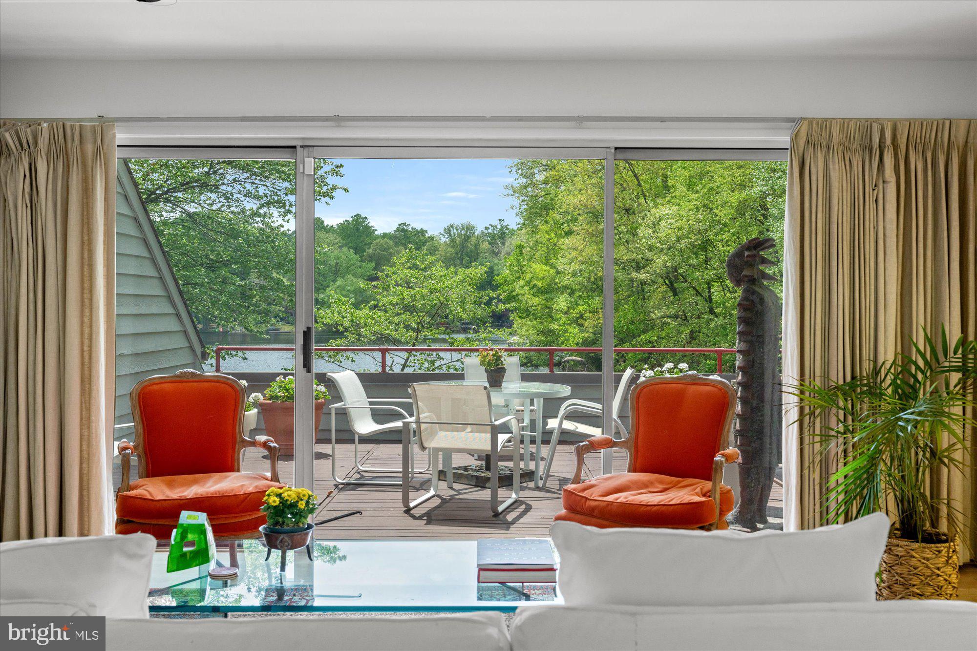 2002 Cutwater Court Reston, VA 20191 - Photo 15 of 91 Gallery Image 15