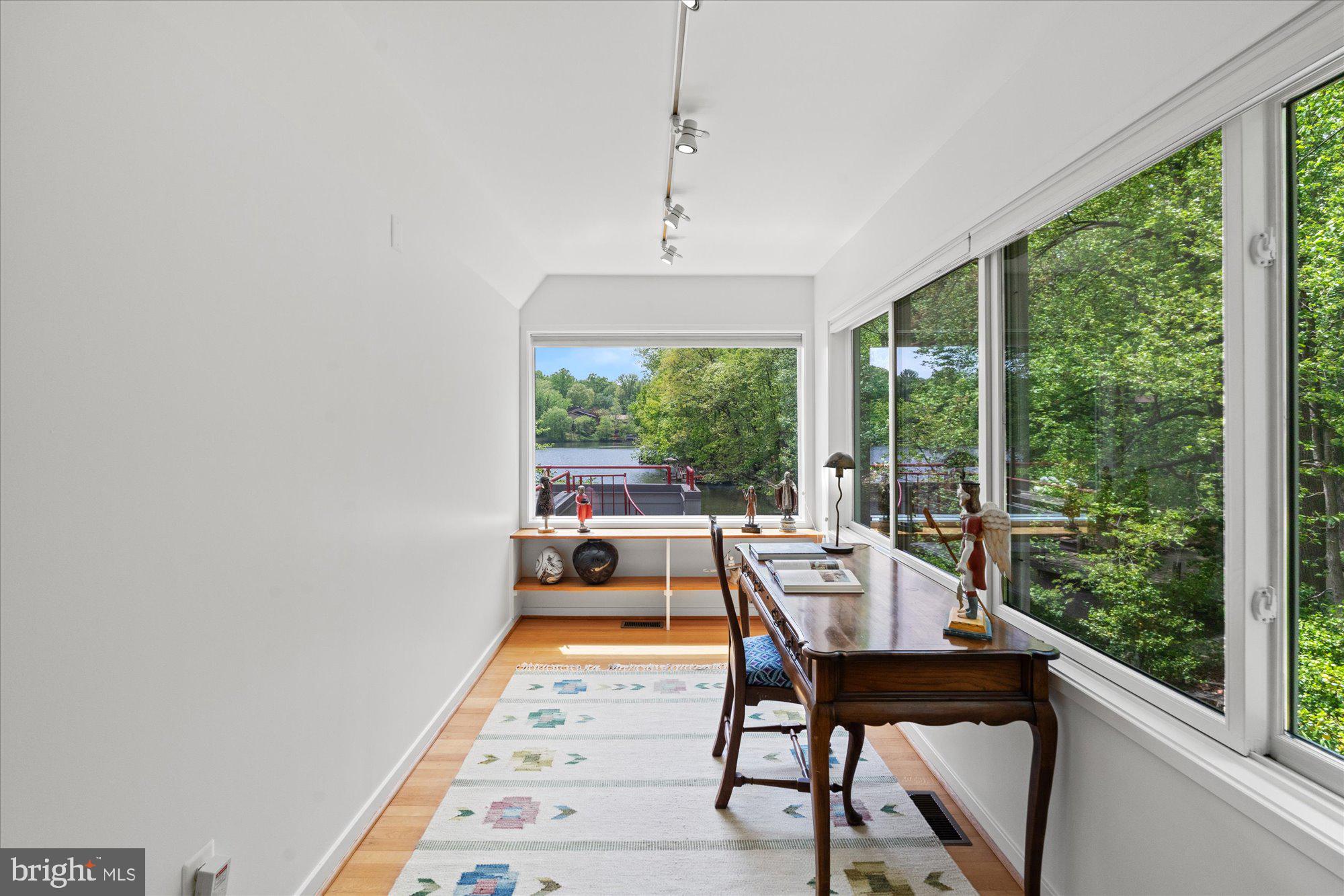 2002 Cutwater Court Reston, VA 20191 - Photo 20 of 91 Library/Study overlooking the cove