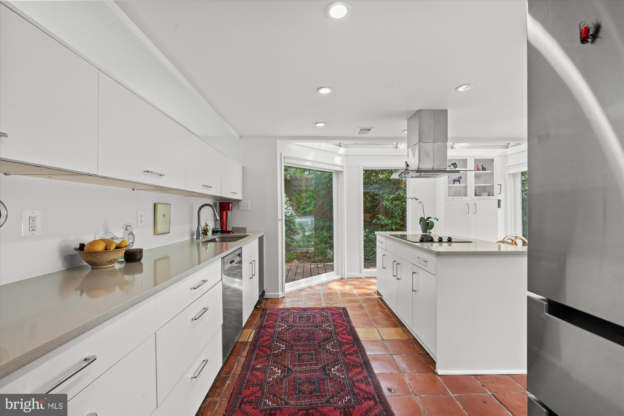2002 Cutwater Court Reston, VA 20191 - Photo 24 of 91 Wall windows along side of kitchen