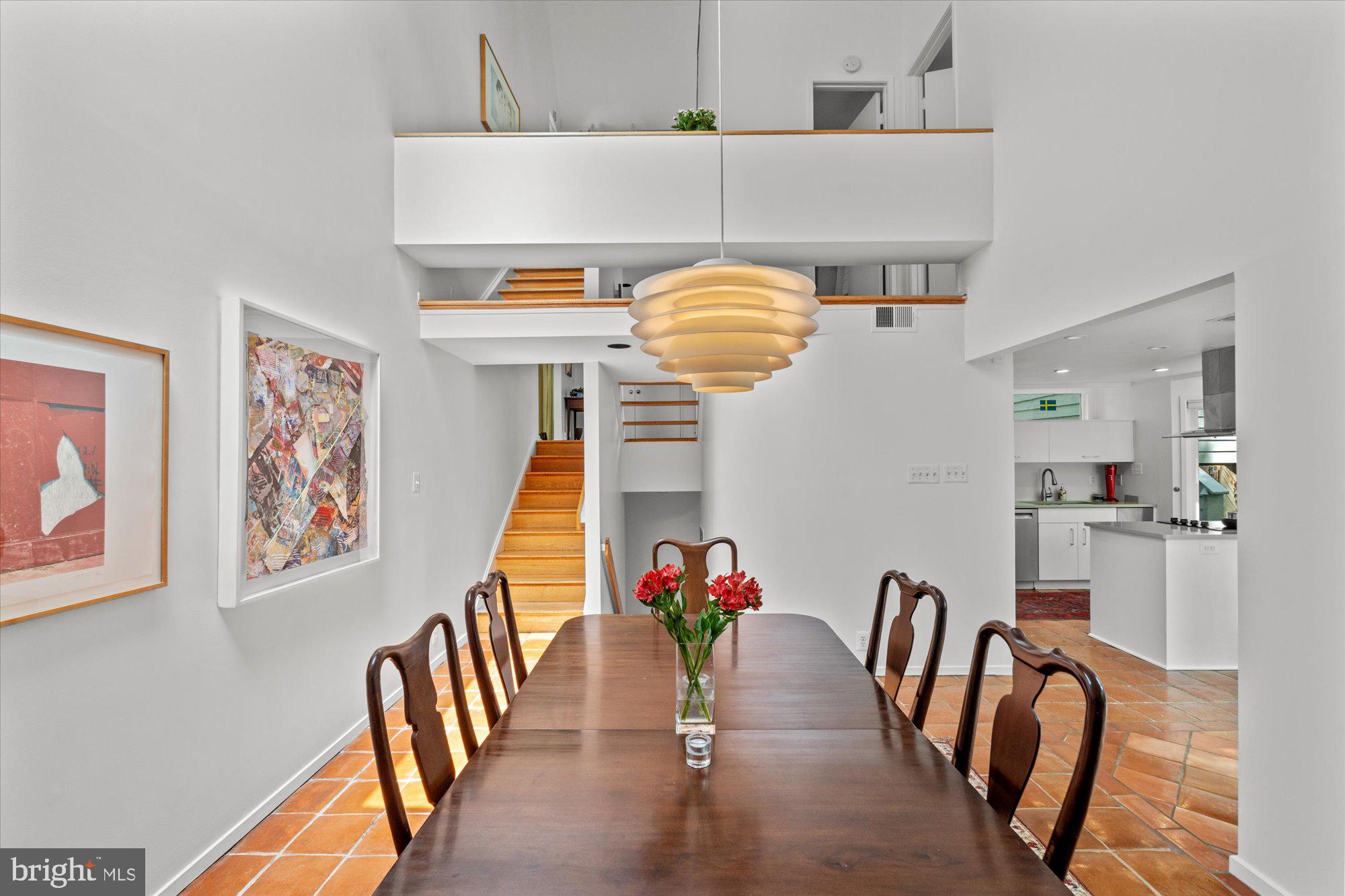 2002 Cutwater Court Reston, VA 20191 - Photo 34 of 91 Curved walls and tall ceilings