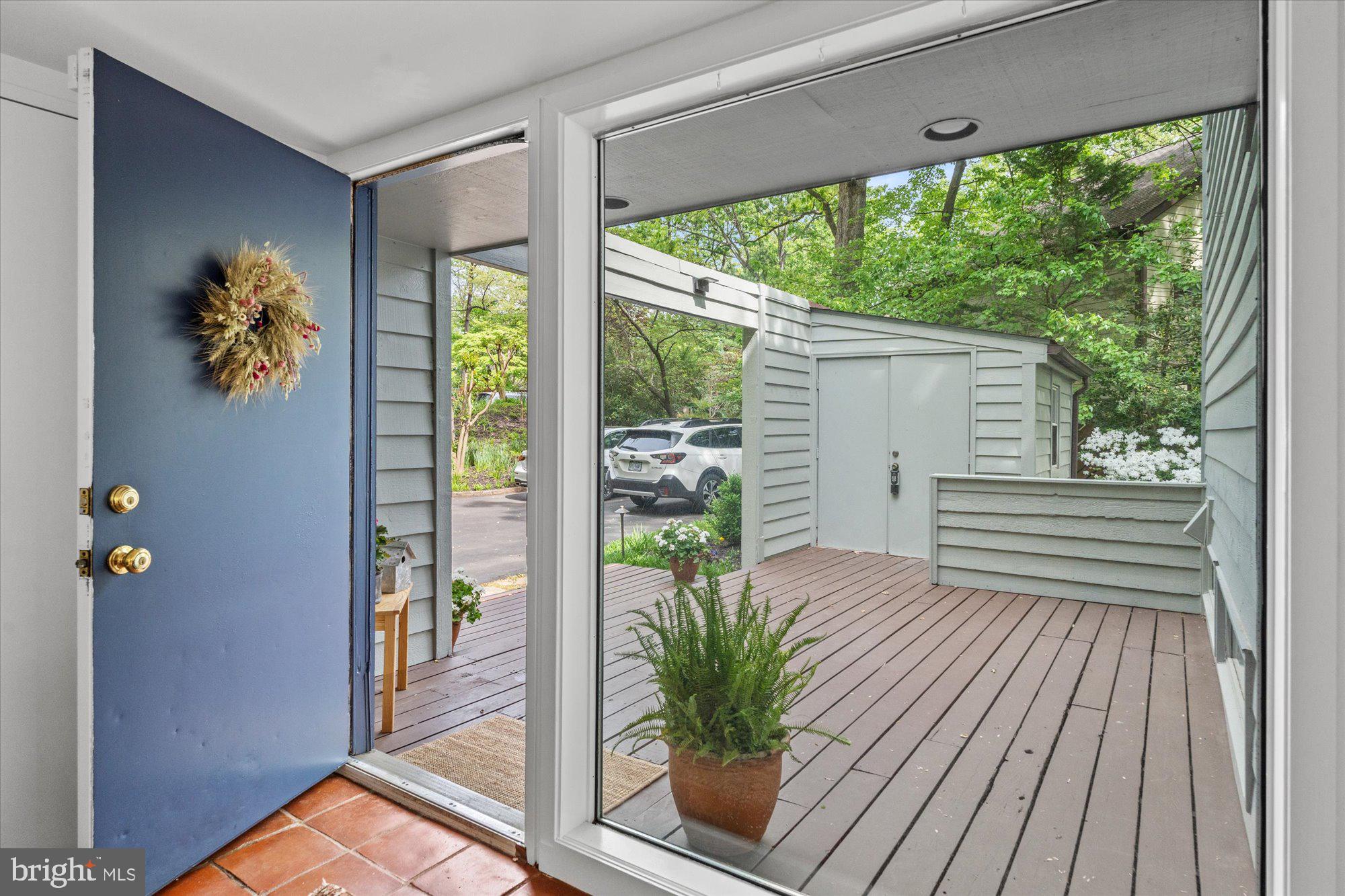 2002 Cutwater Court Reston, VA 20191 - Photo 6 of 91 Gallery Image 6