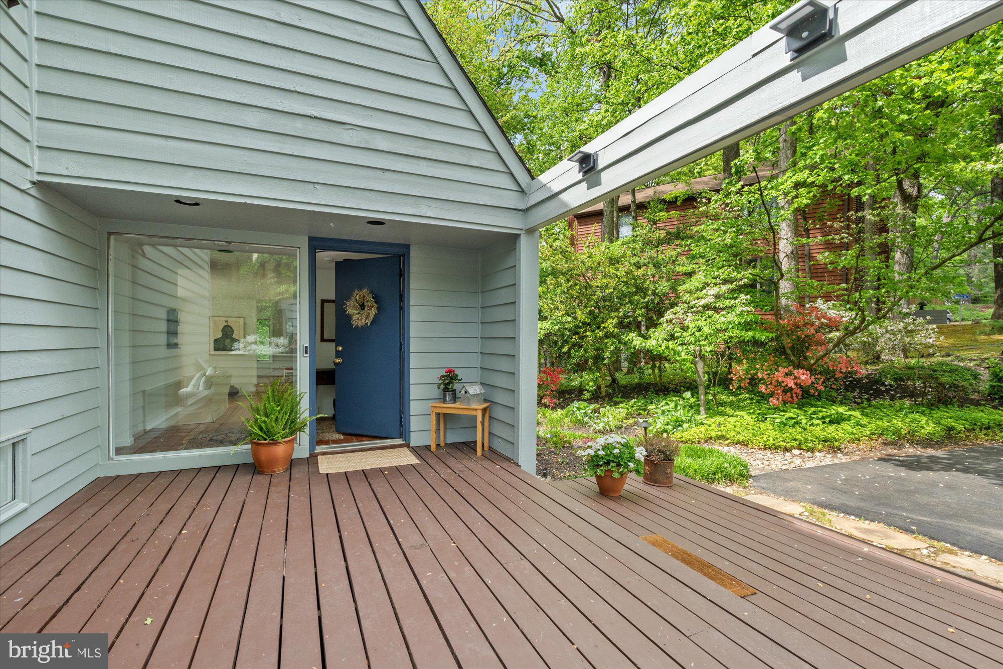 2002 Cutwater Court Reston, VA 20191 - Photo 75 of 91 Oversized landing by front door