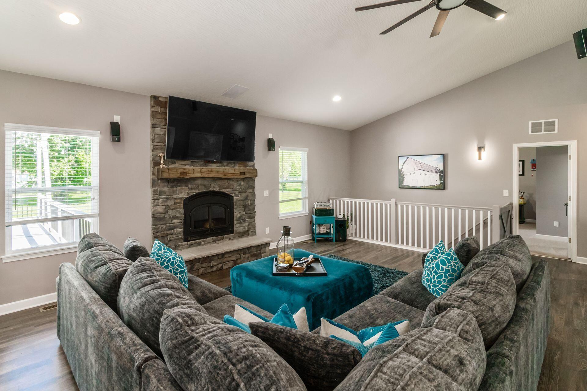 1820 Bean-Oller Road Delaware, OH 43015 - Photo 28 of 57 Living room
