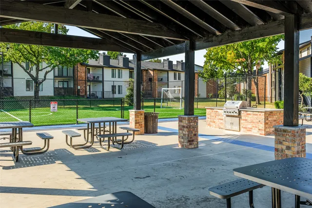 $861 | 4600 West Pioneer Drive, Unit 112, Irving, TX 75061