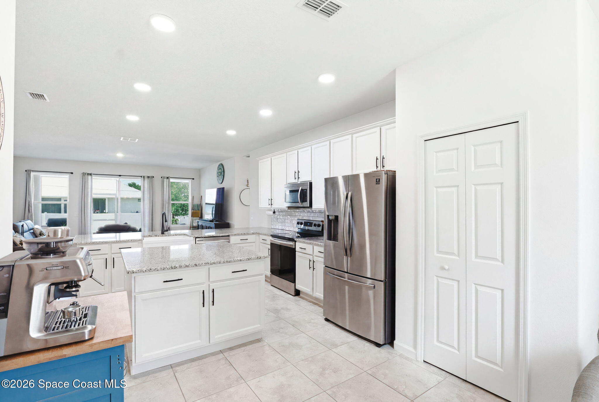 712 Duncan Road Southeast Palm Bay, FL 32909 - Photo 7 of 33 Kitchen