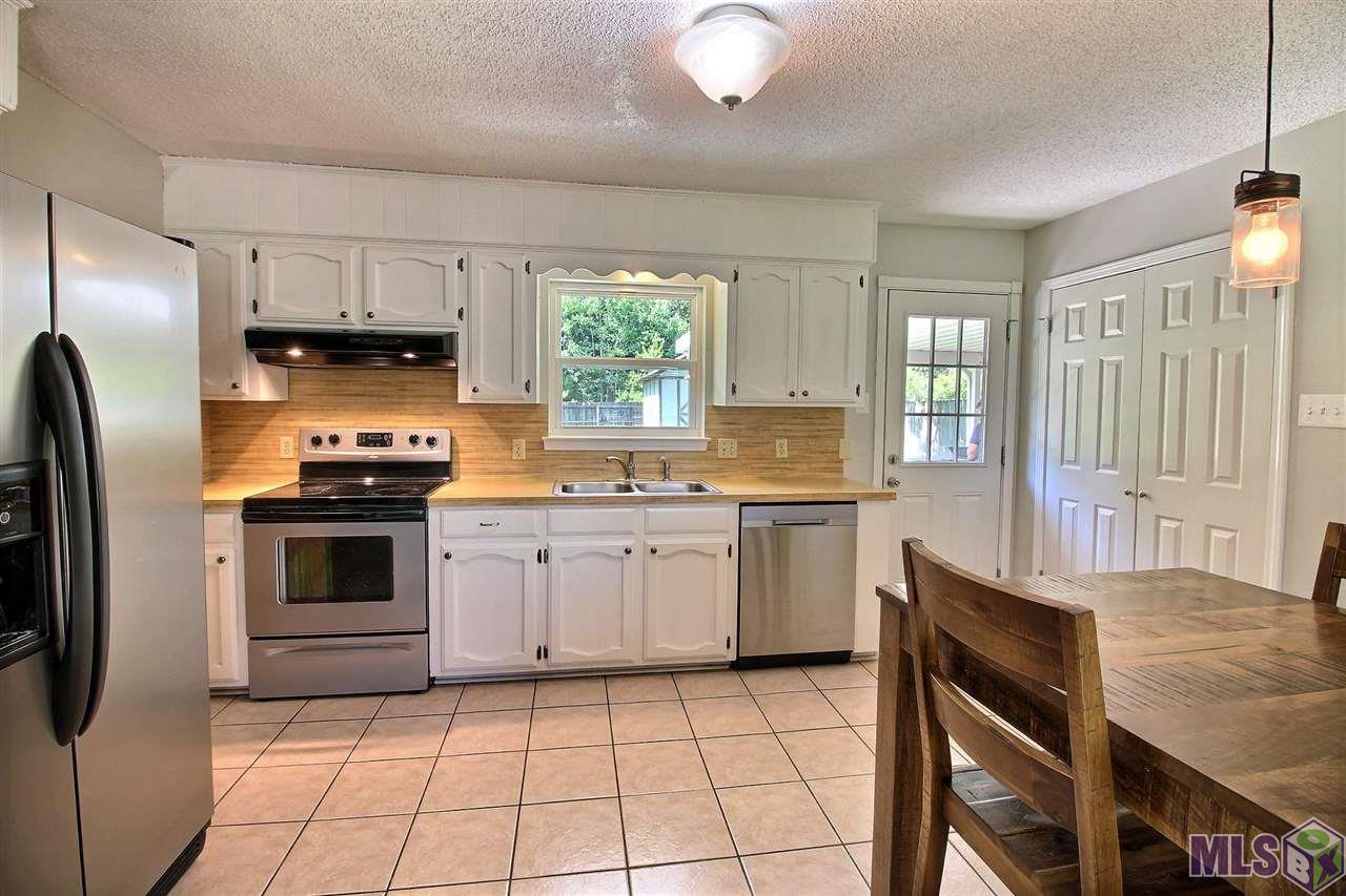 12918 Rambling Oaks Avenue Baton Rouge, LA 70818 - Photo 6 of 17