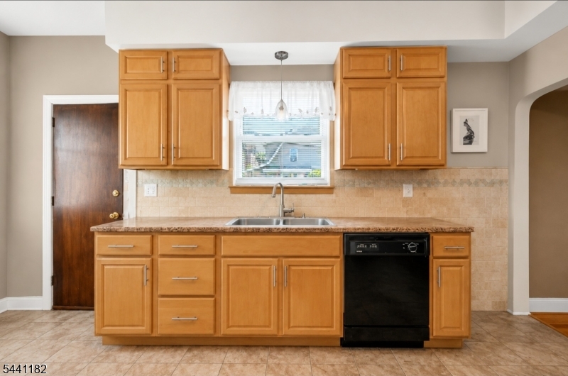 156 Valley Road Clifton, NJ 07013 - Photo 15 of 24