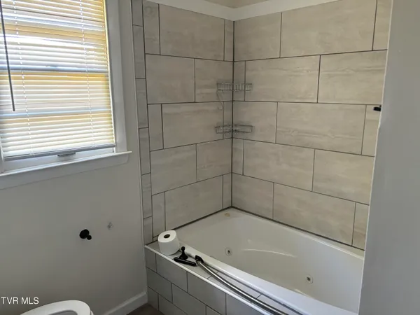 $1,850 | 2703 West Walnut Street, Unit 8, Johnson City, TN 37604