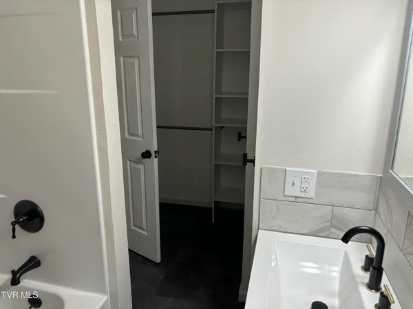 $1,850 | 2703 West Walnut Street, Unit 8, Johnson City, TN 37604