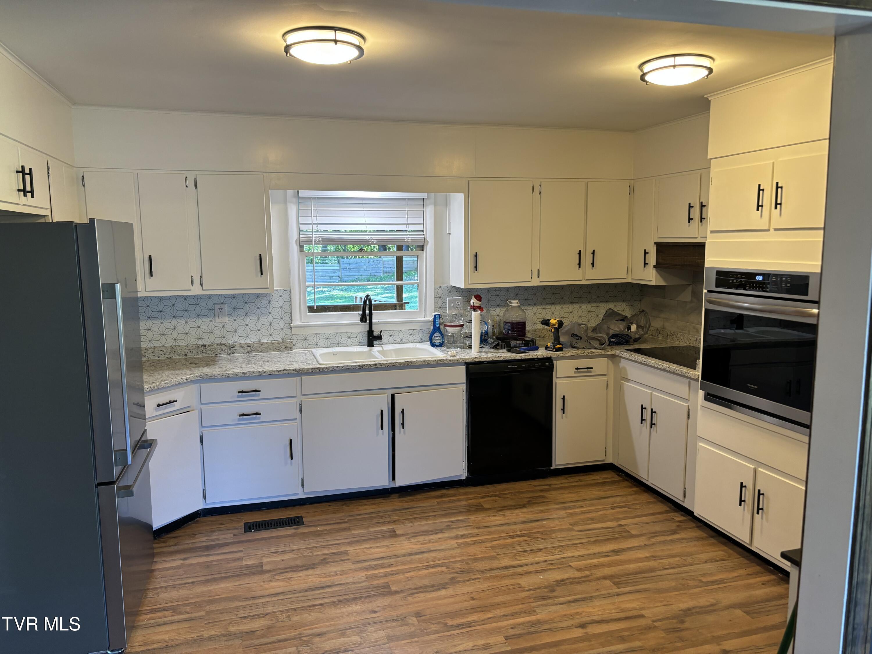 2703 West Walnut Street, Unit 8 Johnson City, TN 37604 - Photo 4 of 24 Kitchen