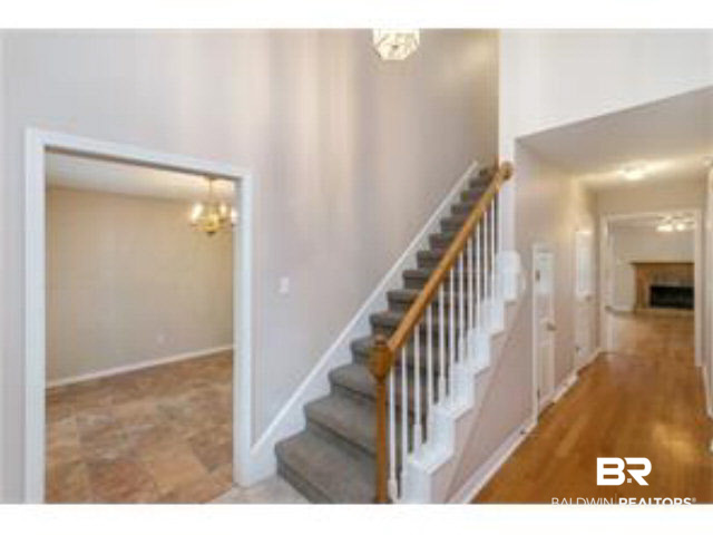 811 Wesley Avenue Mobile, AL 36609 - Photo 3 of 21