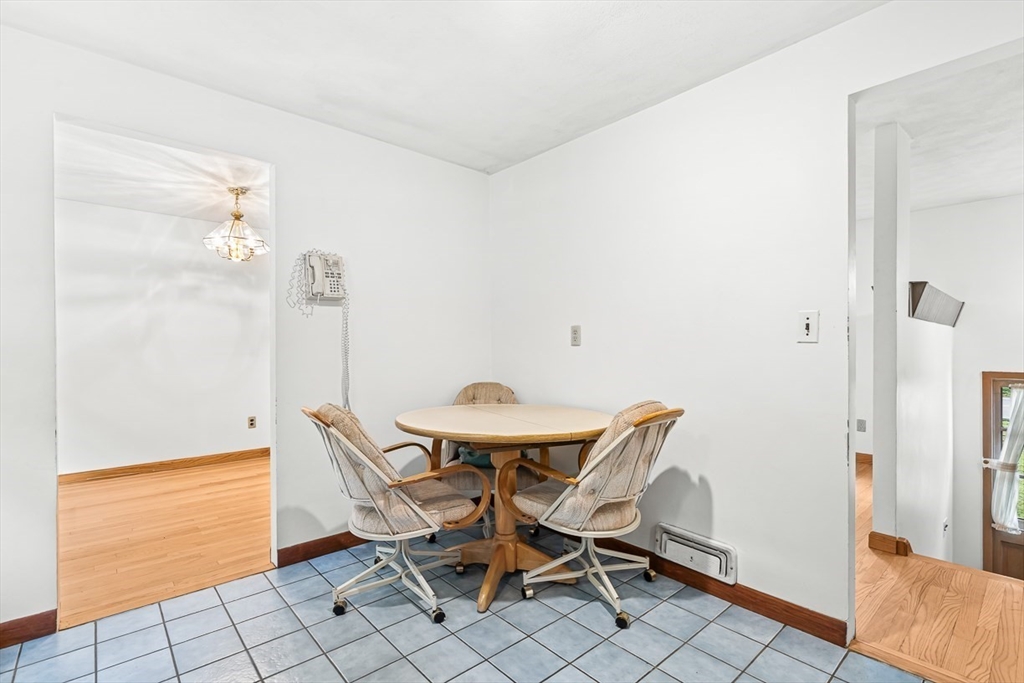 155 Turnpike Road Chelmsford, MA 01824 - Photo 4 of 35