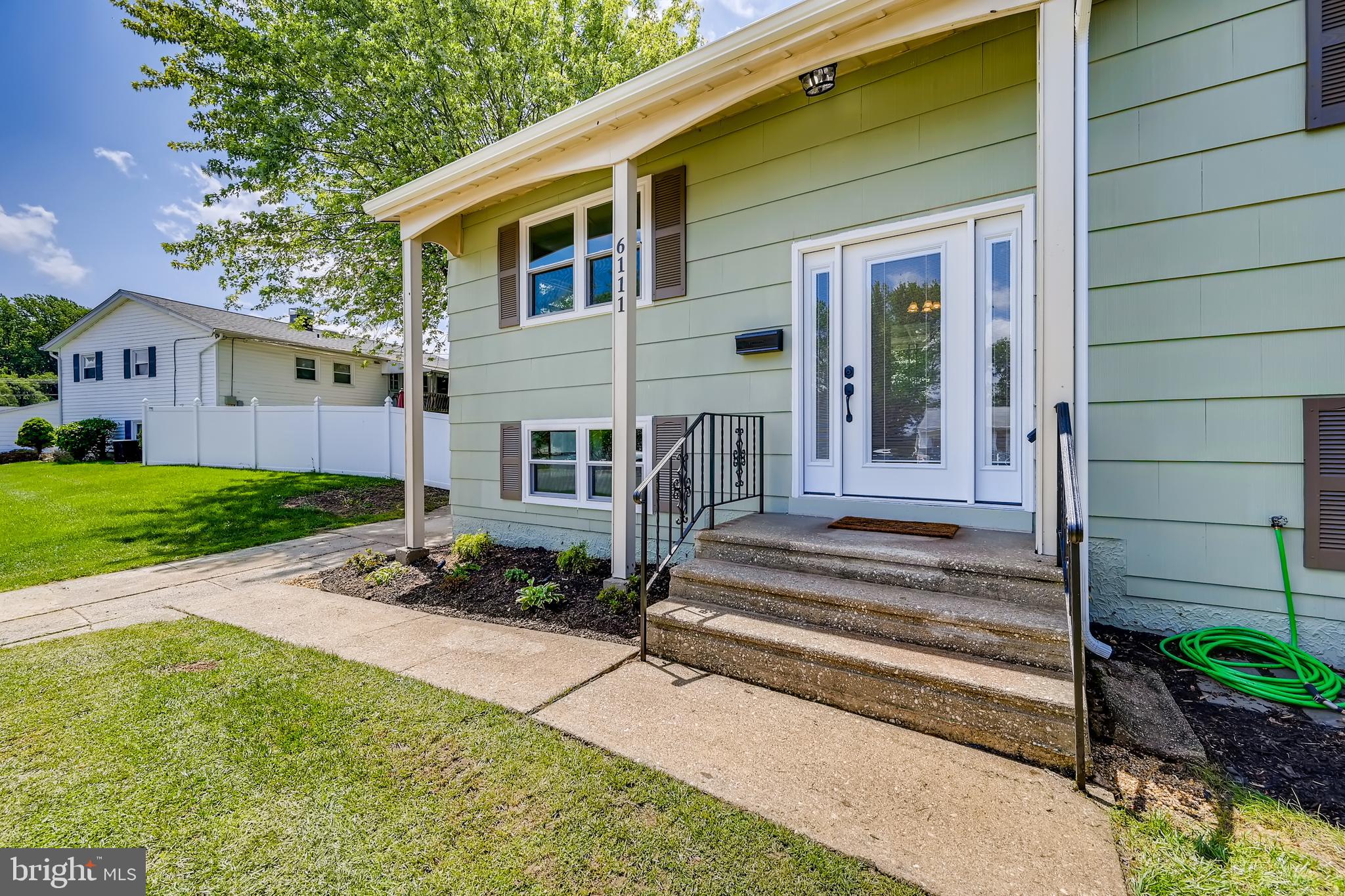 6111 Collinsway Road Baltimore, MD 21228 - Photo 1 of 36