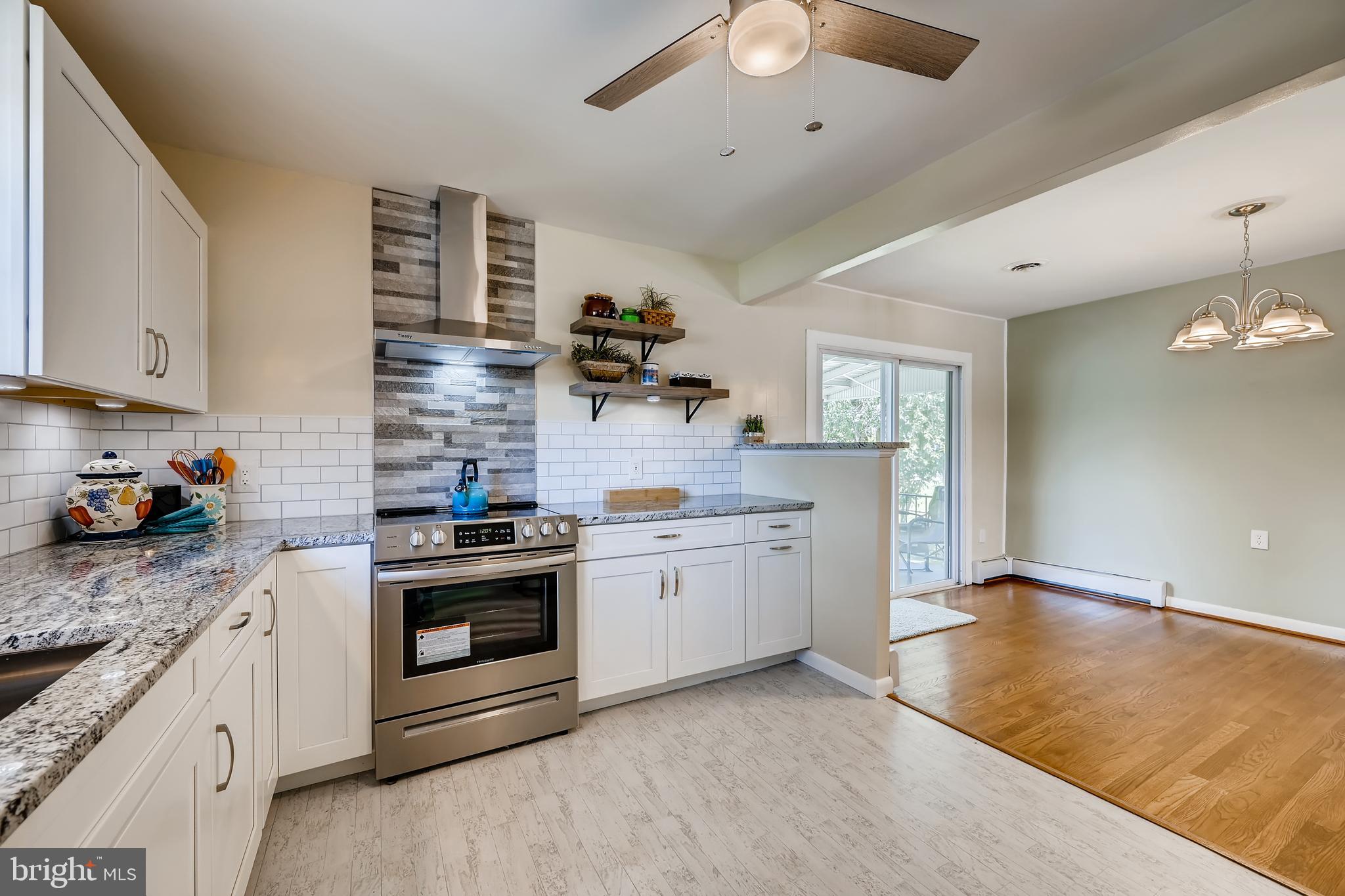 6111 Collinsway Road Baltimore, MD 21228 - Photo 11 of 36