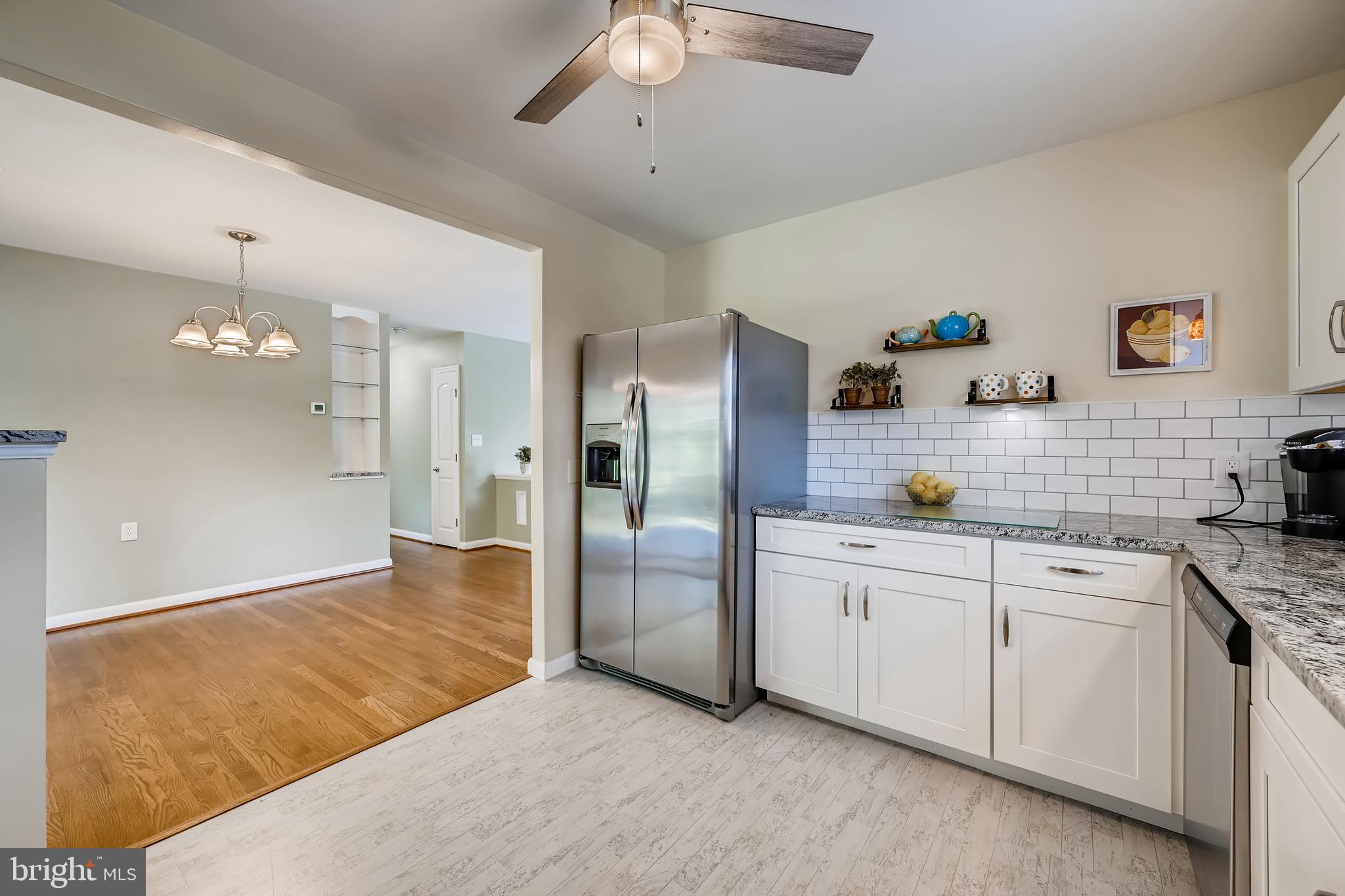 6111 Collinsway Road Baltimore, MD 21228 - Photo 12 of 36