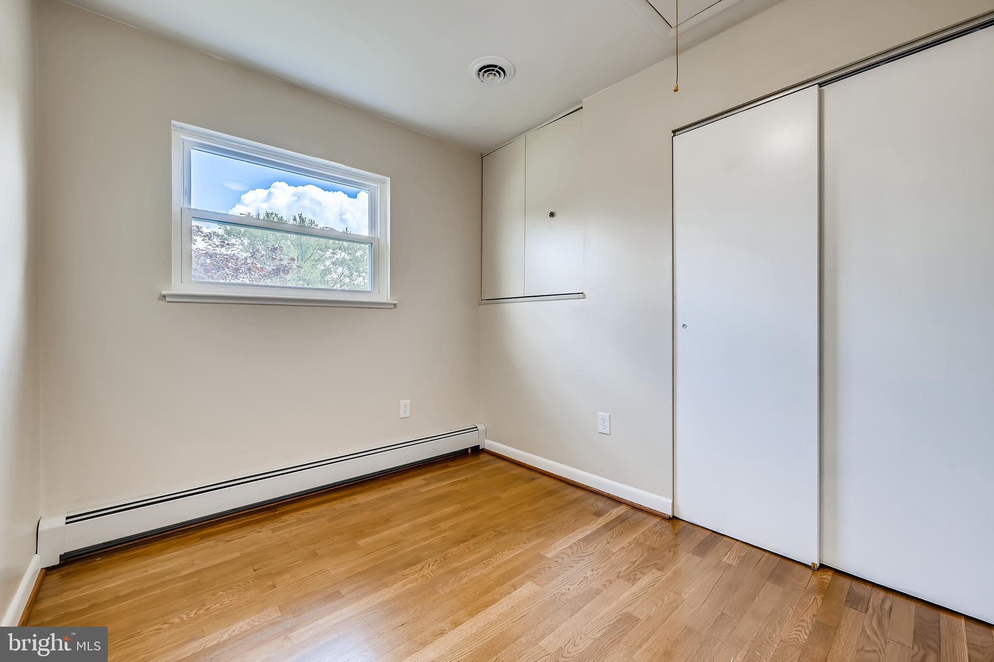 6111 Collinsway Road Baltimore, MD 21228 - Photo 19 of 36
