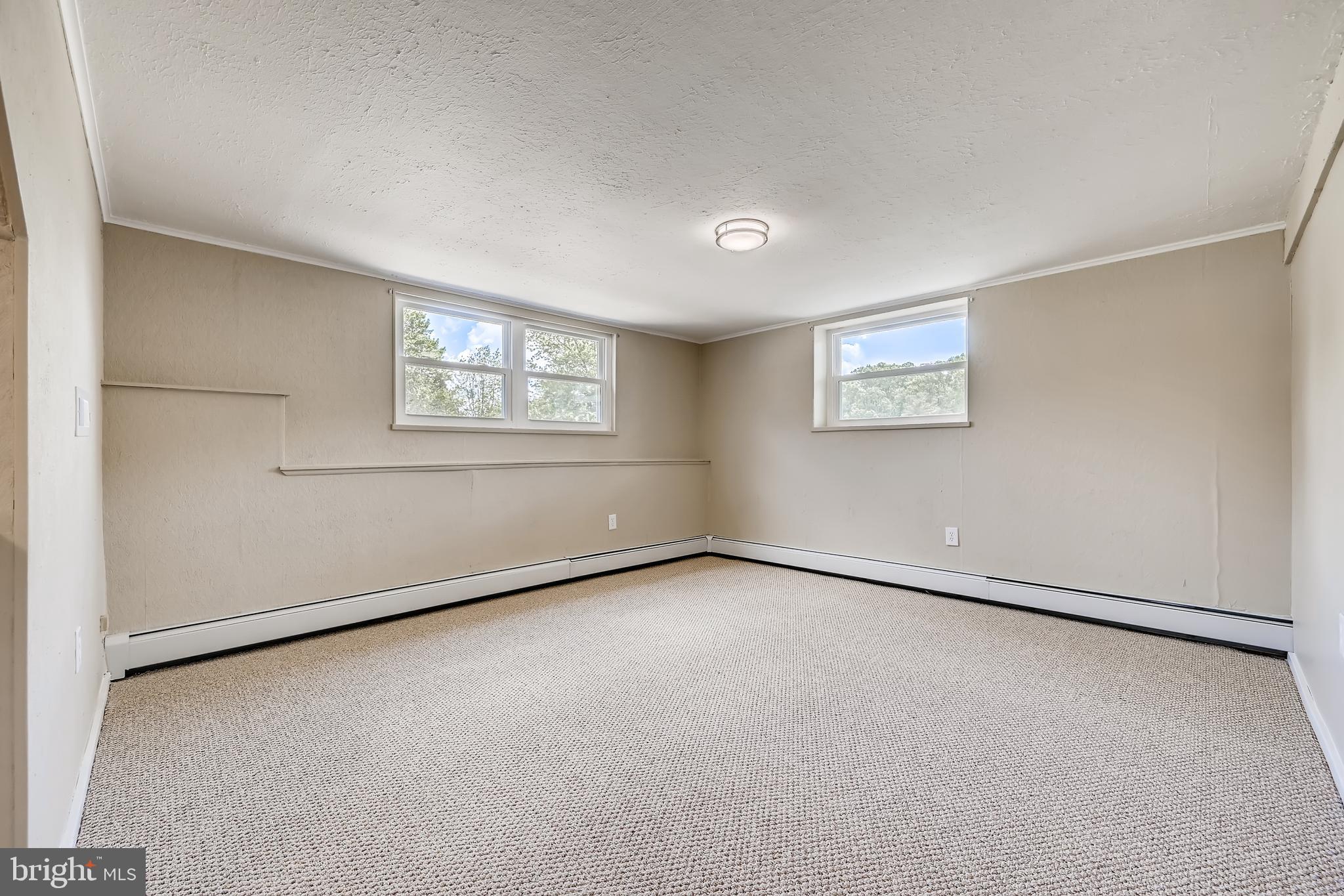 6111 Collinsway Road Baltimore, MD 21228 - Photo 23 of 36