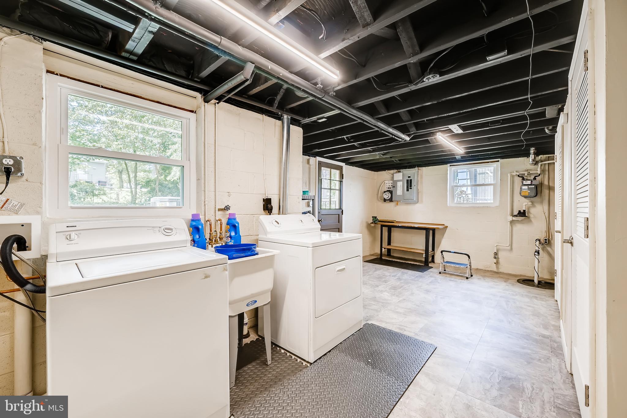 6111 Collinsway Road Baltimore, MD 21228 - Photo 30 of 36
