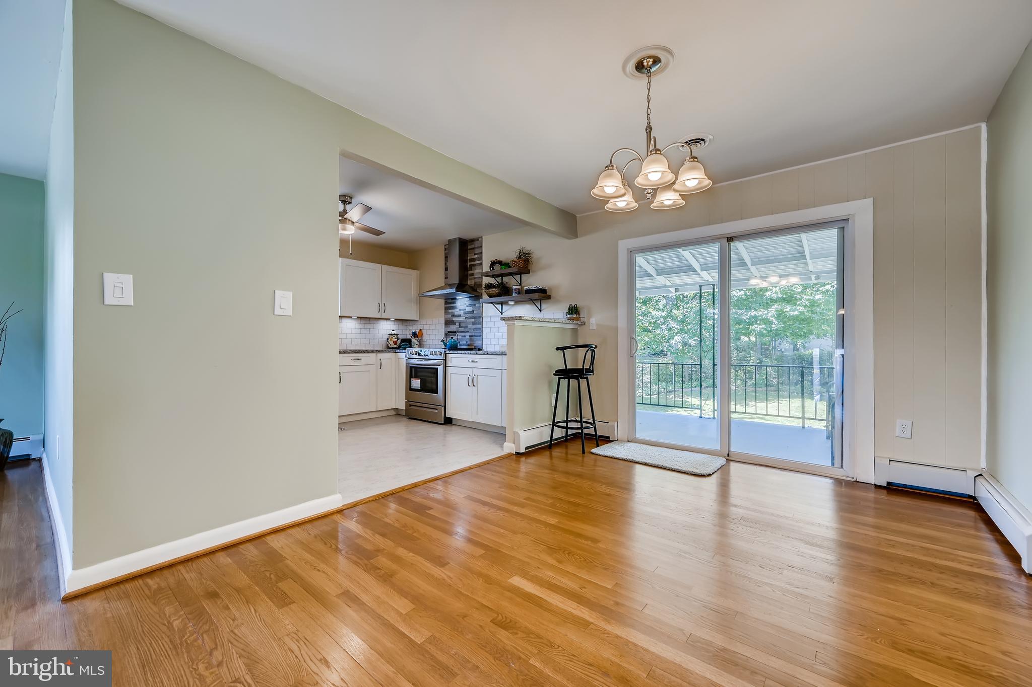 6111 Collinsway Road Baltimore, MD 21228 - Photo 9 of 36