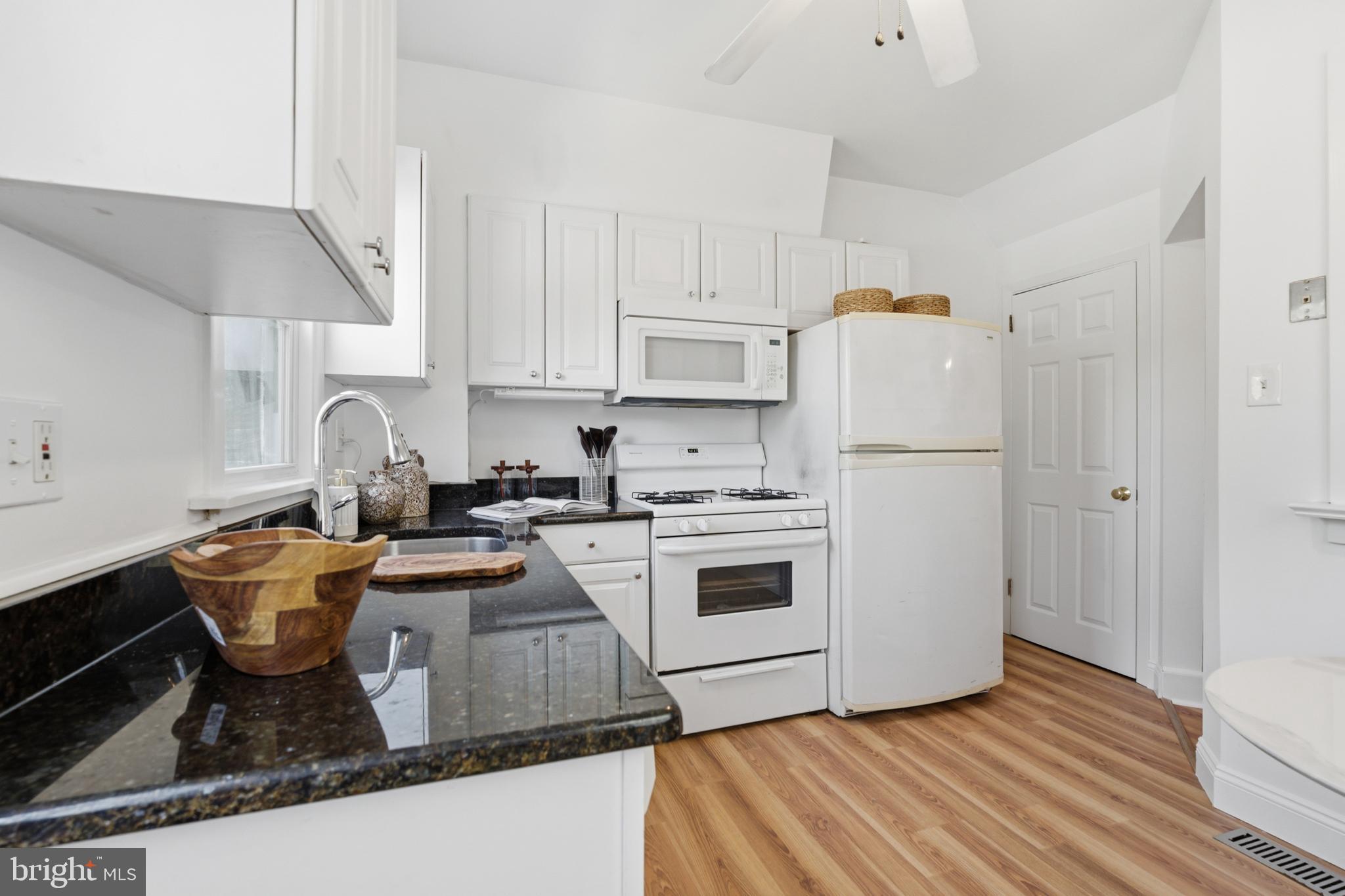 1471 Lawrence Road Havertown, PA 19083 - Photo 12 of 32