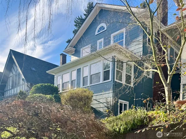 $1,600,000 | 5235 19th Avenue Northeast, Seattle, WA 98105