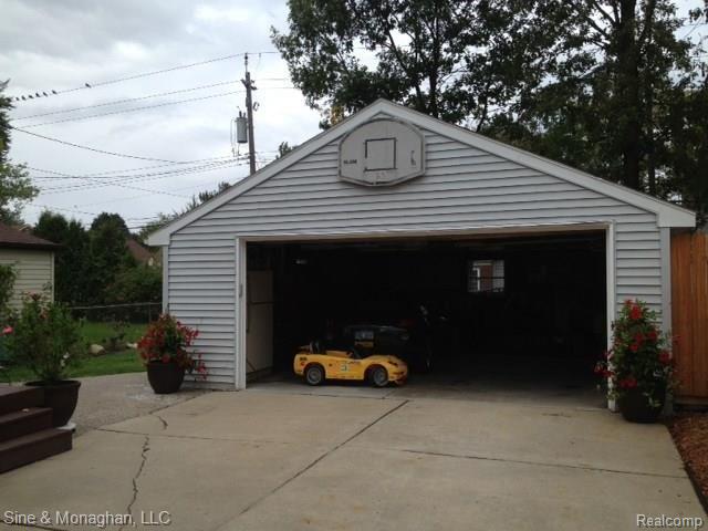 1512 Roslyn Road Grosse Pointe, MI 48236 - Photo 28 of 28 photo-14.jpg