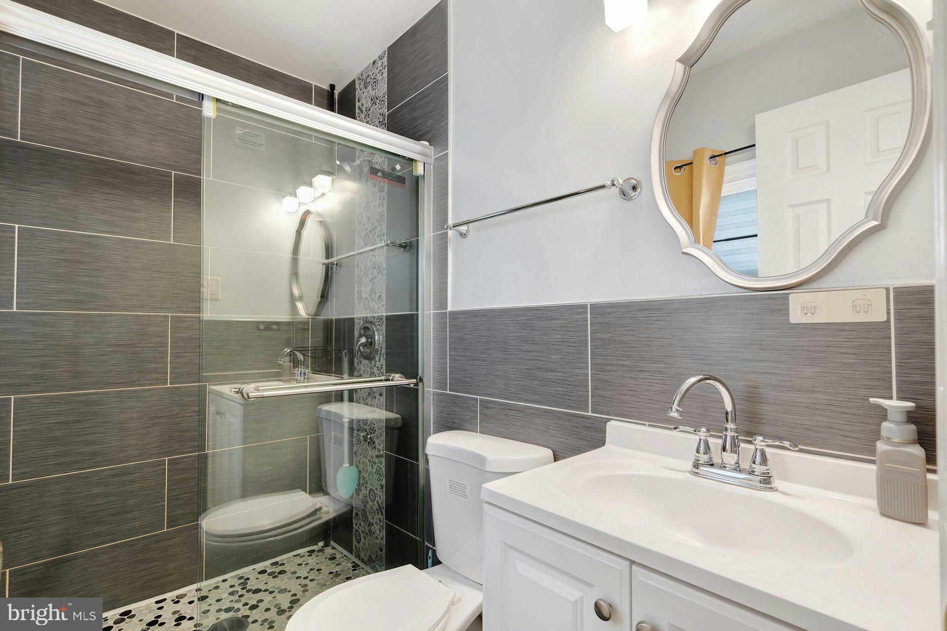 900 East Tantallon Drive Fort Washington, MD 20744 - Photo 12 of 43 Bathroom