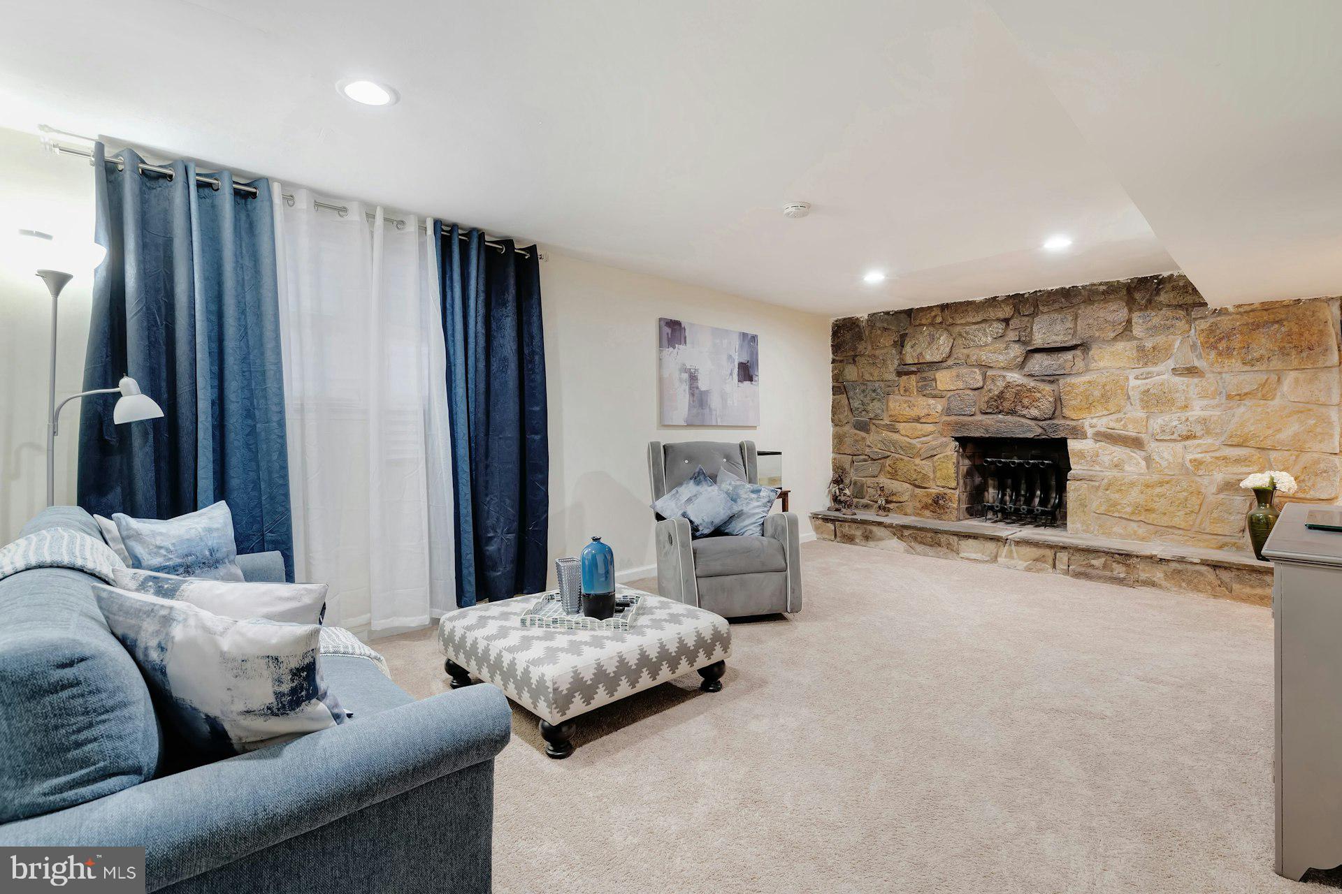 900 East Tantallon Drive Fort Washington, MD 20744 - Photo 14 of 43 Living Room