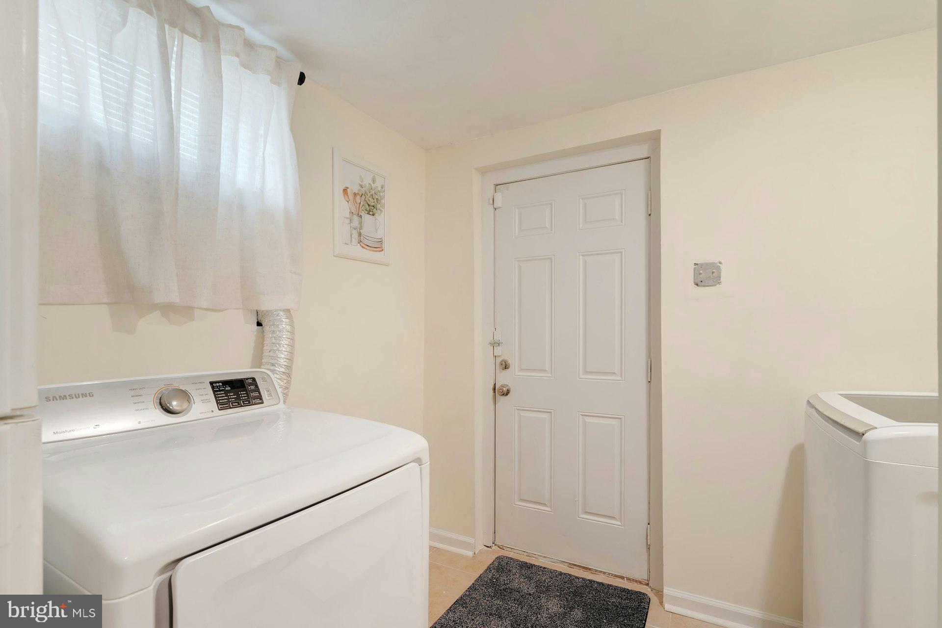 900 East Tantallon Drive Fort Washington, MD 20744 - Photo 22 of 43 Laundry Room