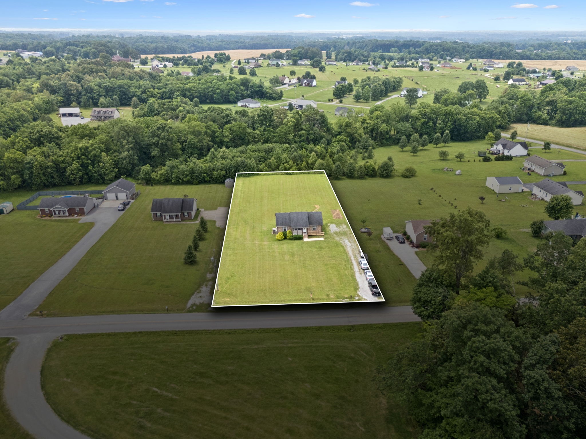 819 White Road Portland, TN 37148 - Photo 2 of 21