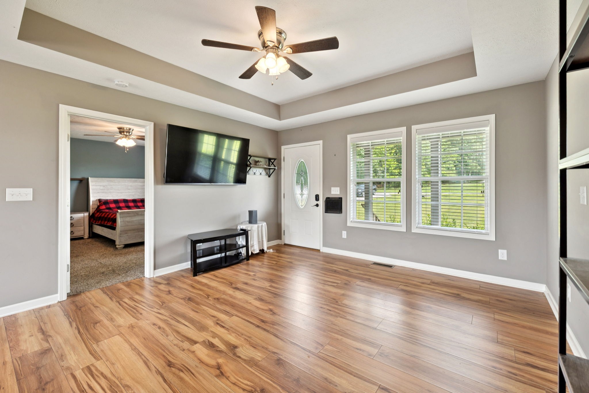 819 White Road Portland, TN 37148 - Photo 3 of 21 a living room with furniture and a flat screen tv