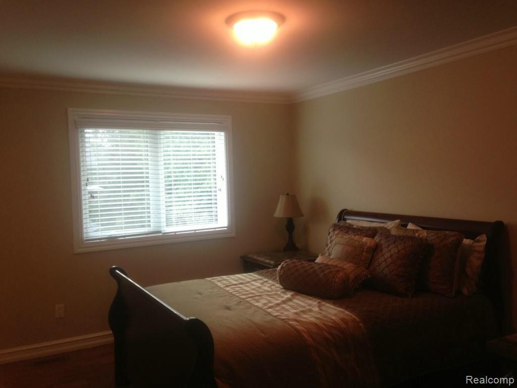 347 Mystic Valley Rochester Hills, MI 48307 - Photo 23 of 31