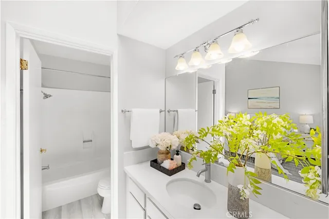 $570,000 | 90 Lakepines, Irvine, CA 92620