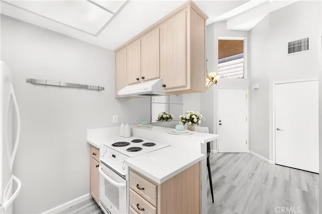 $570,000 | 90 Lakepines, Irvine, CA 92620