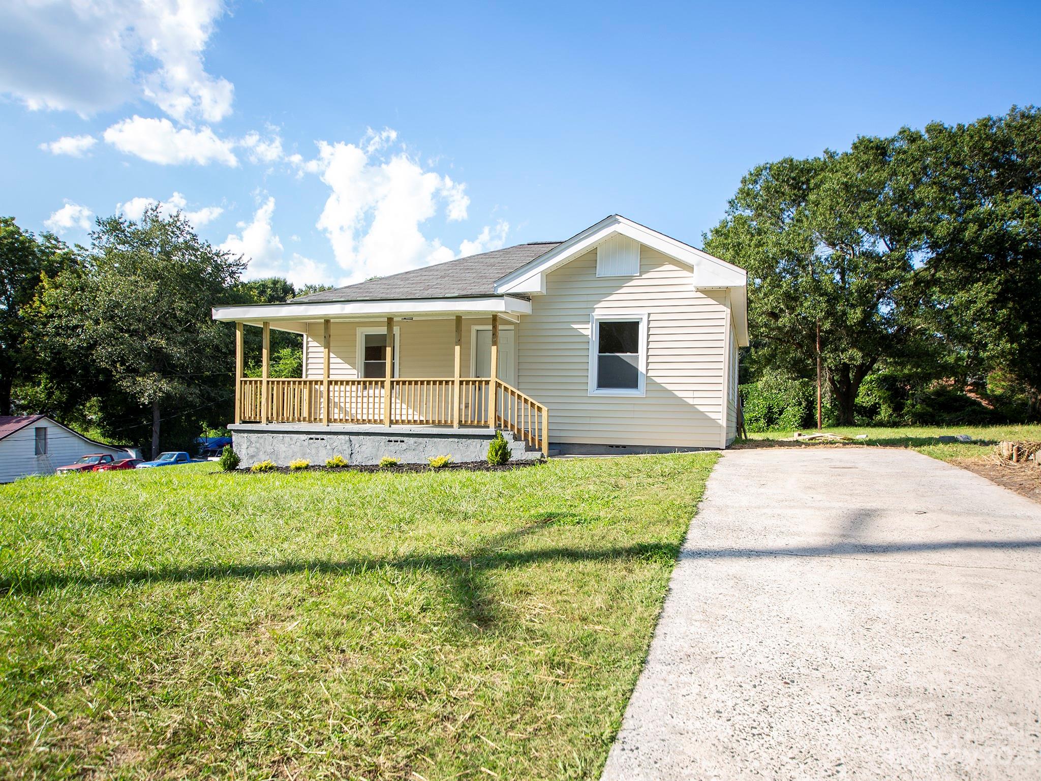 310 Huffman Road Gastonia, NC 28056 - Photo 2 of 16 Gallery Image 2