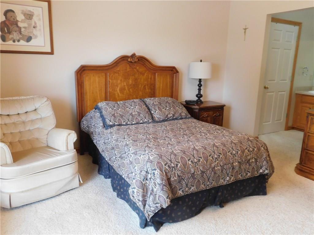 5635 Lamor Road Hermitage, PA 16148 - Photo 14 of 21 Master Suite