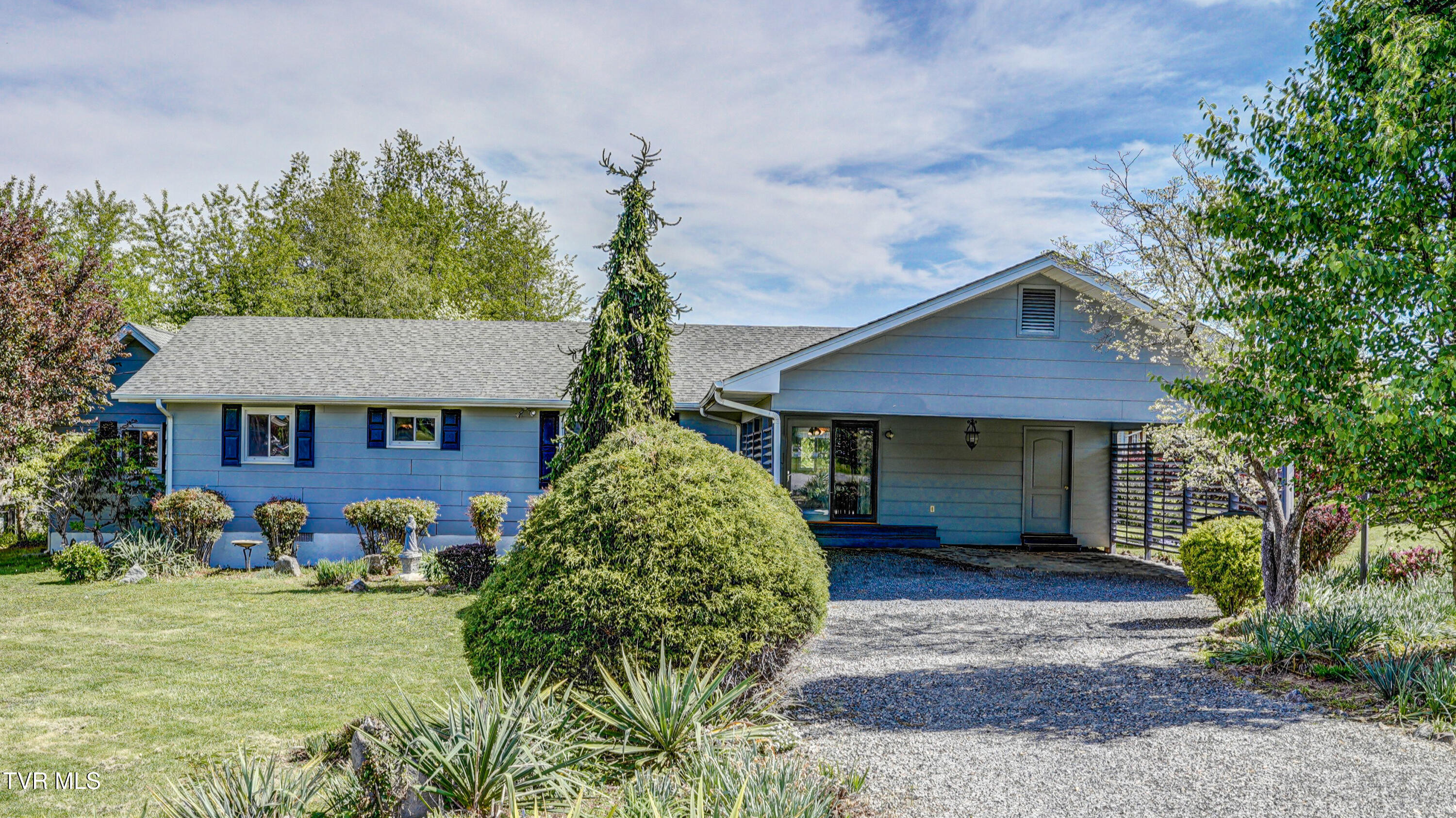 202 Redwood Road Bristol, TN 37620 - Photo 1 of 39 DSC02699_700_701_702_703-2