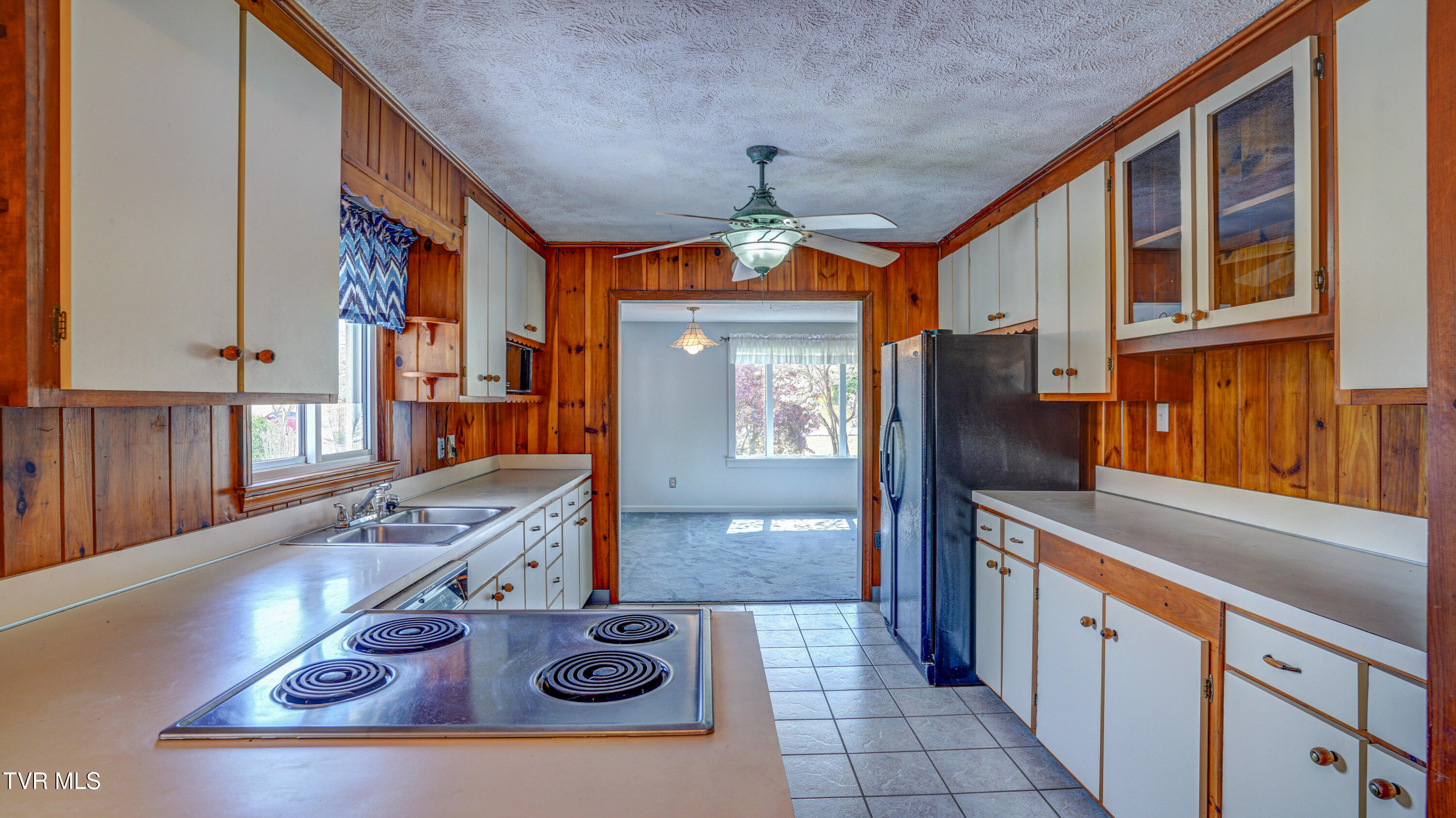 202 Redwood Road Bristol, TN 37620 - Photo 17 of 39 DSC02774_5_6_7_8