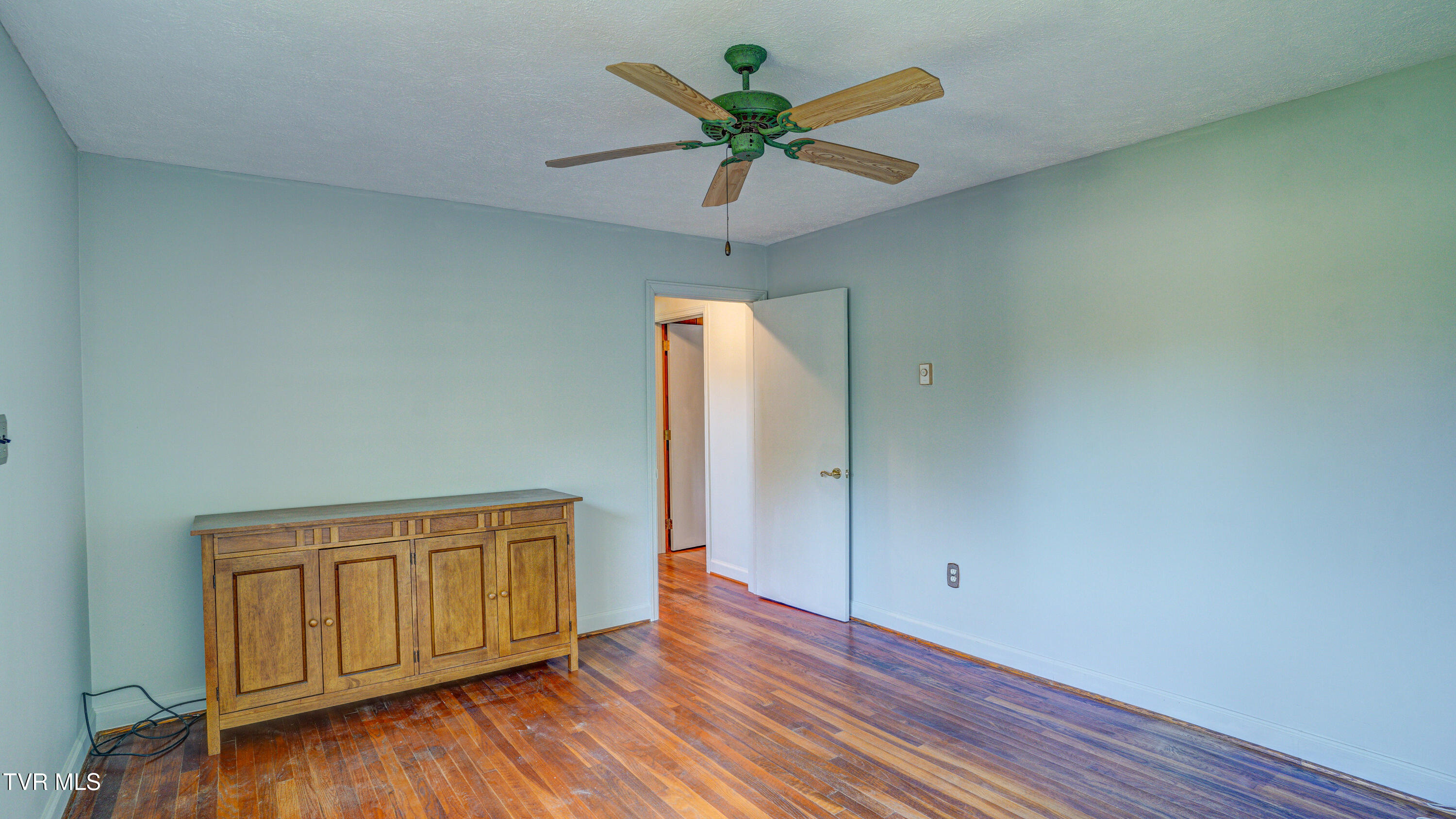 202 Redwood Road Bristol, TN 37620 - Photo 27 of 39 DSC02829_30_31_32_33