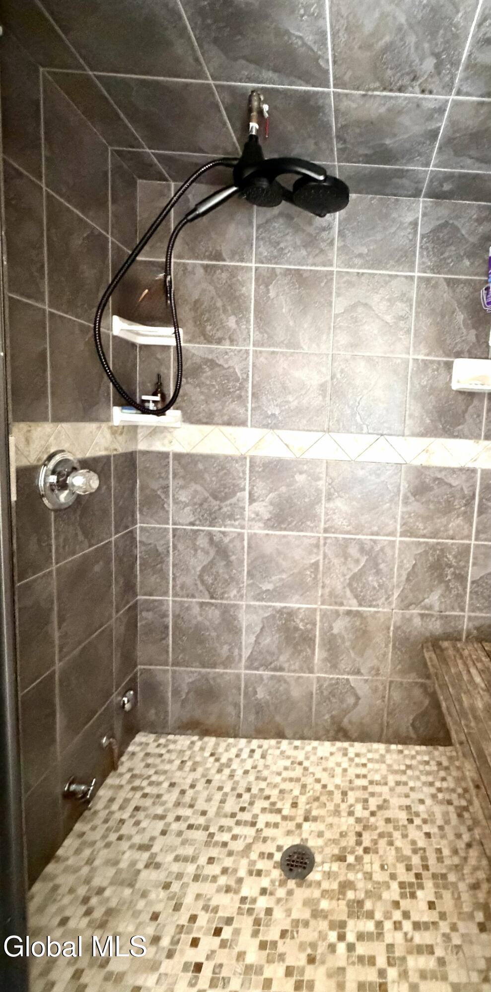 135 Memory Lane Perth, NY 12010 - Photo 38 of 62 Master bath