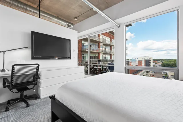 $3,000 | 350 North Main Street, Unit 716, Royal Oak, MI 48067