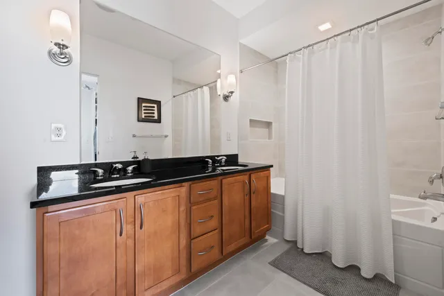 $3,000 | 350 North Main Street, Unit 716, Royal Oak, MI 48067