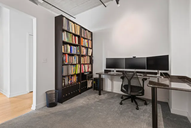 $3,000 | 350 North Main Street, Unit 716, Royal Oak, MI 48067