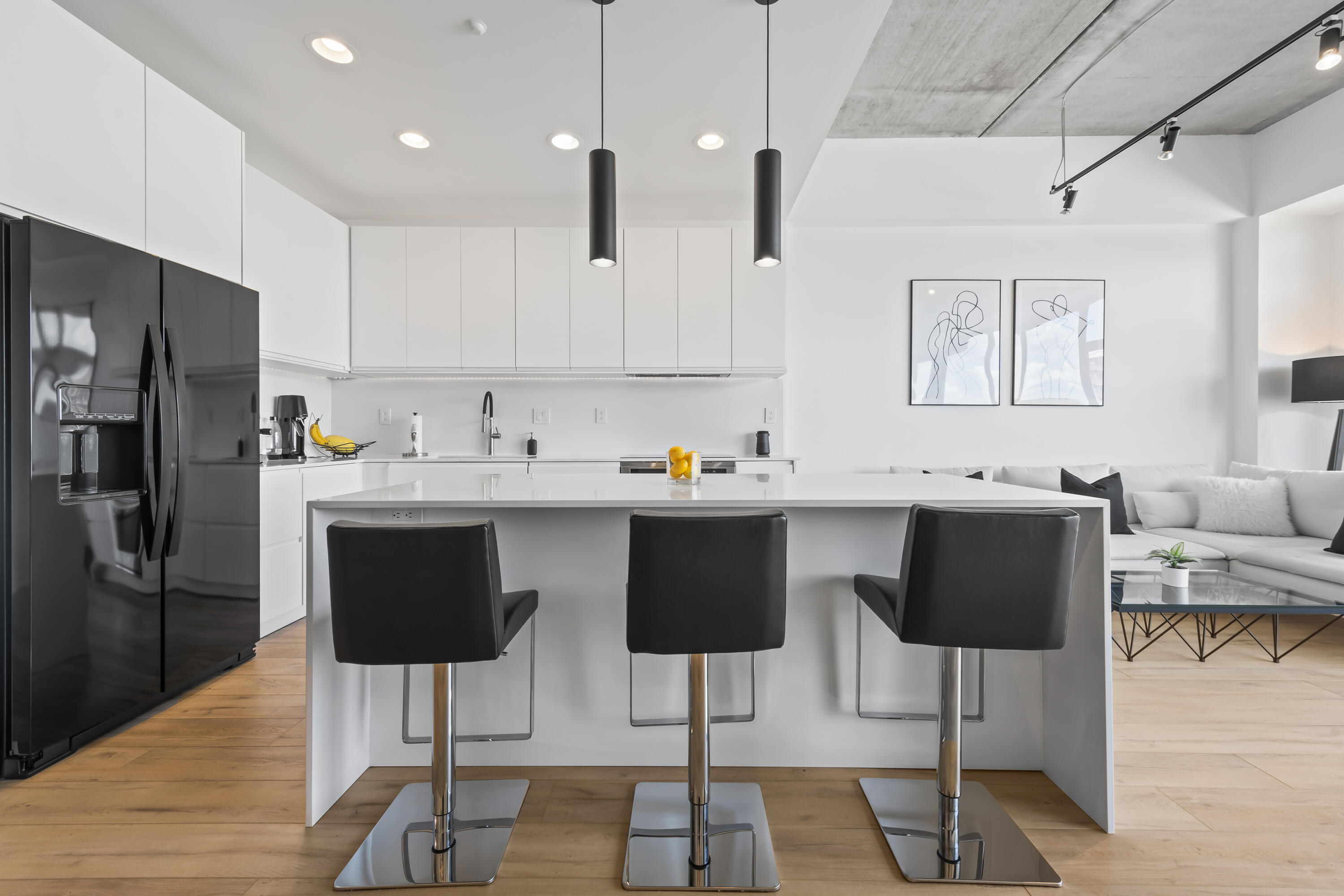 350 North Main Street, Unit 716 Royal Oak, MI 48067 - Photo 2 of 35 Updated Kitchen & Island