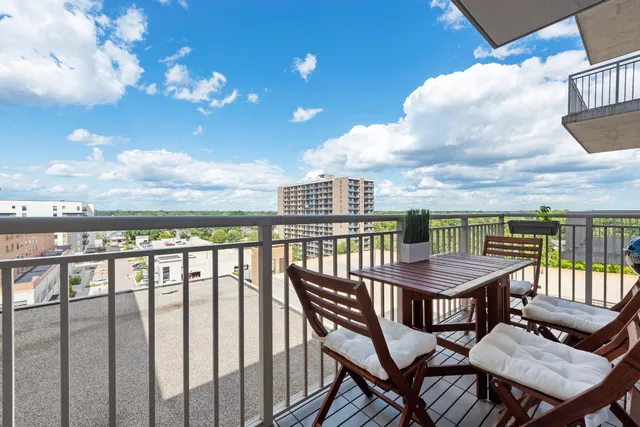 $3,000 | 350 North Main Street, Unit 716, Royal Oak, MI 48067