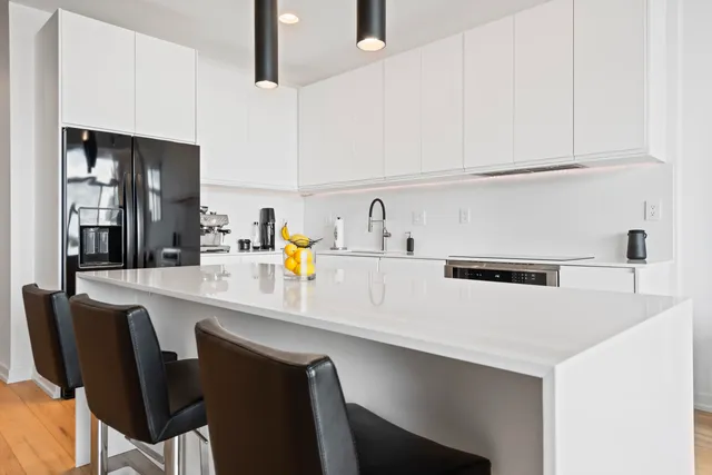 $3,000 | 350 North Main Street, Unit 716, Royal Oak, MI 48067