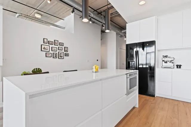 $3,000 | 350 North Main Street, Unit 716, Royal Oak, MI 48067